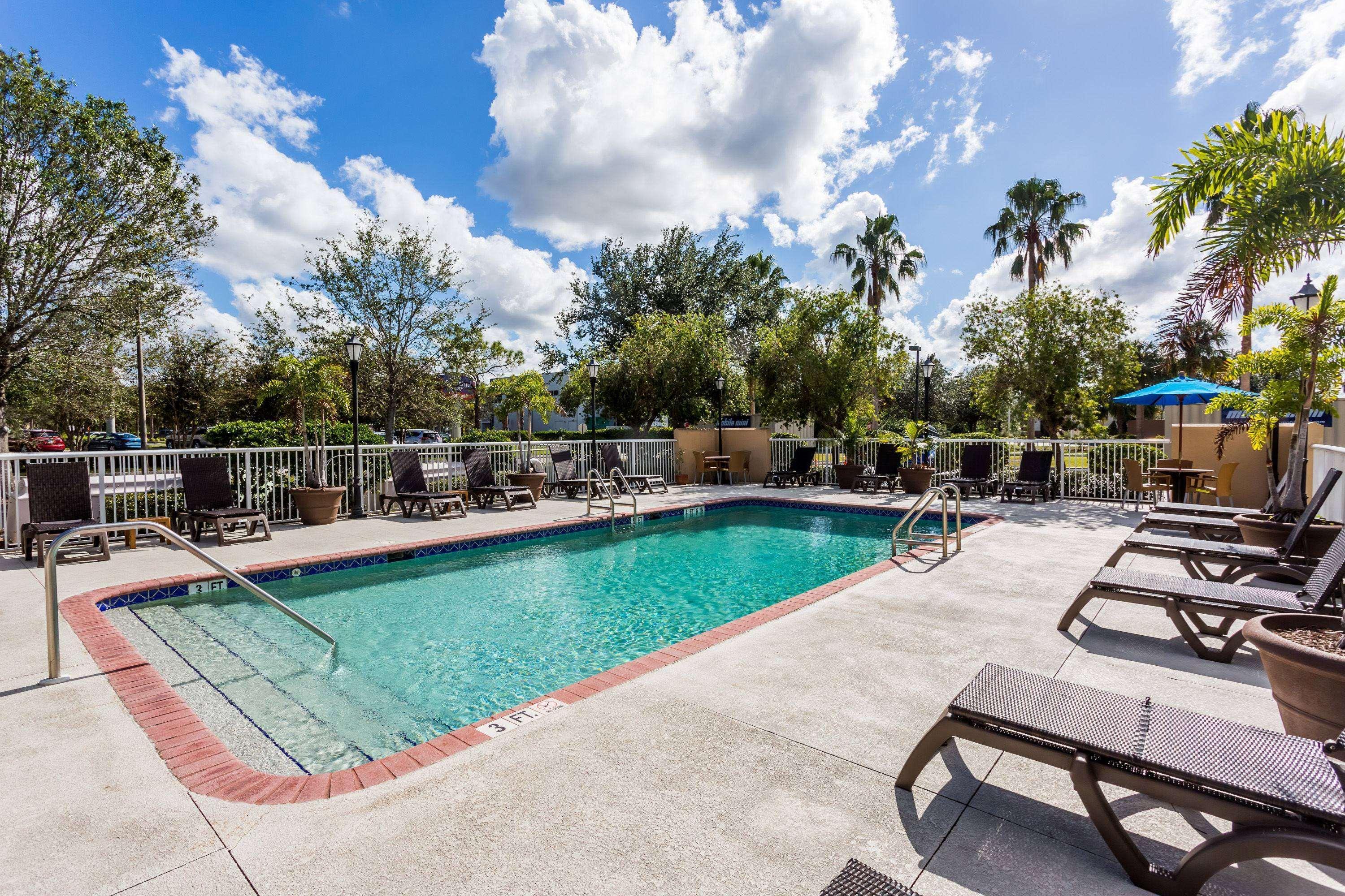 Baymont By Wyndham Fort Myers Airport מראה חיצוני תמונה