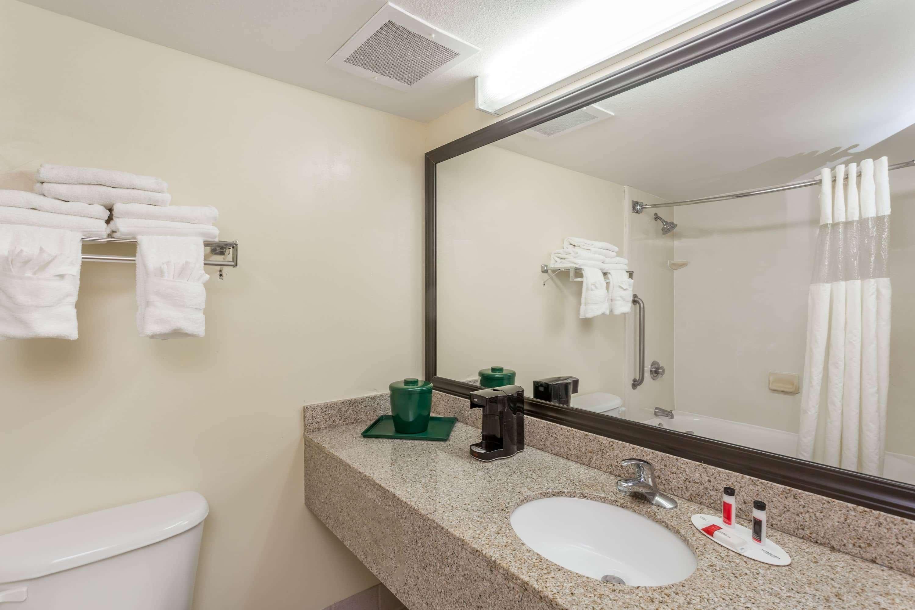 Baymont By Wyndham Fort Myers Airport מראה חיצוני תמונה