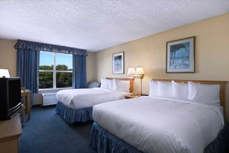 Baymont By Wyndham Fort Myers Airport חדר תמונה