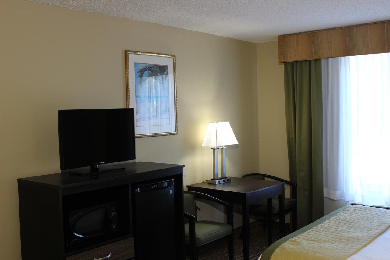 Baymont By Wyndham Fort Myers Airport מראה חיצוני תמונה