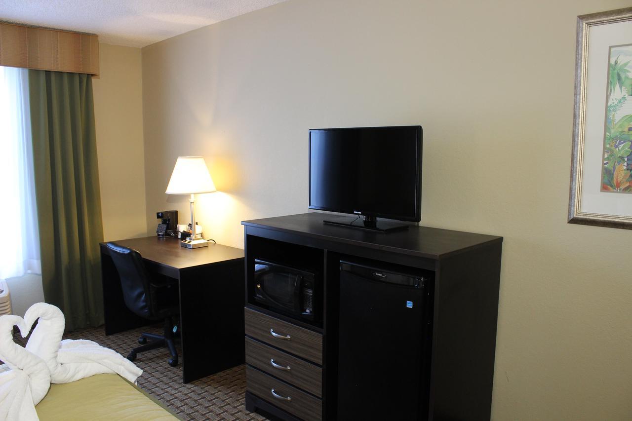 Baymont By Wyndham Fort Myers Airport מראה חיצוני תמונה