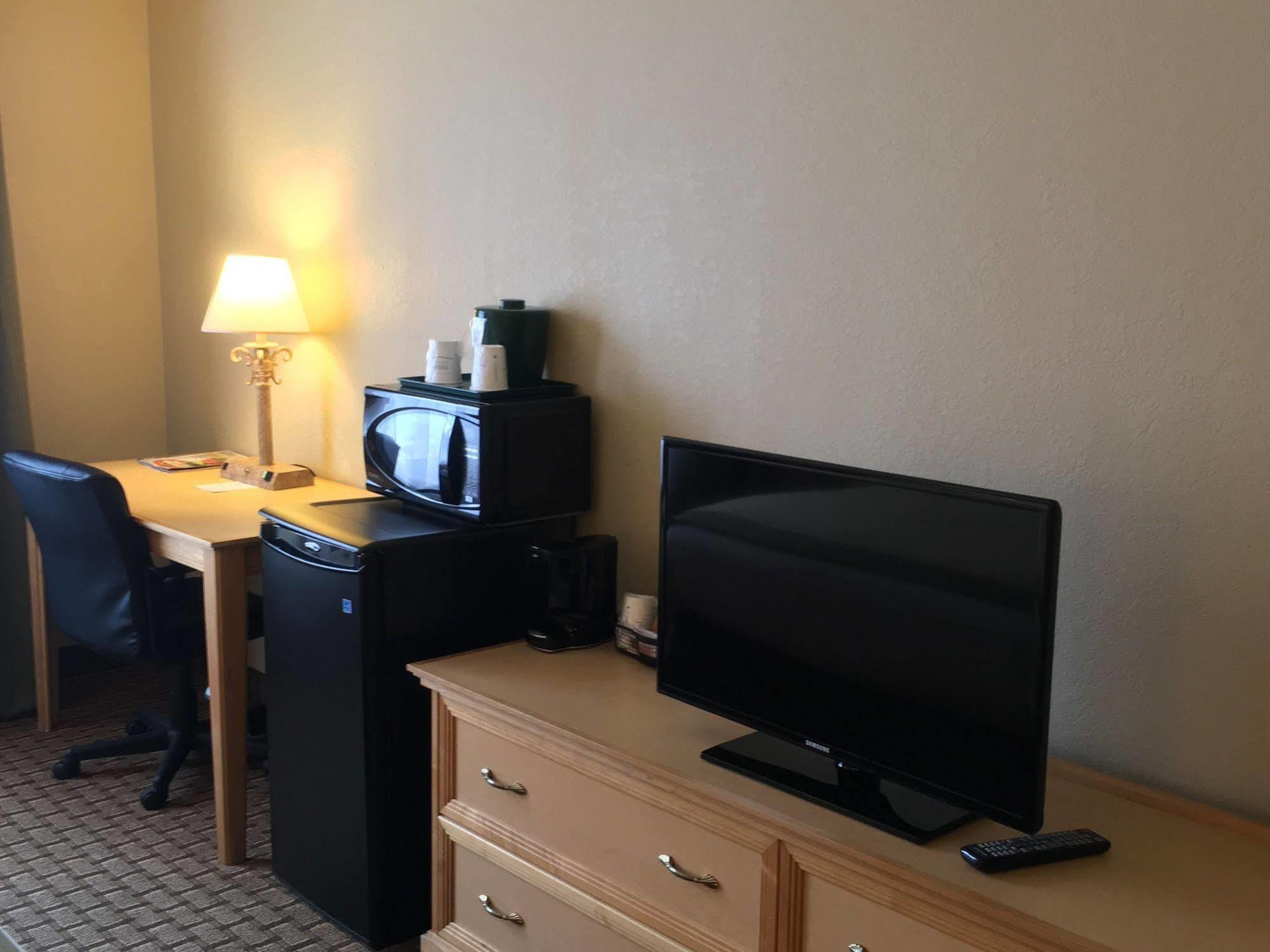 Baymont By Wyndham Fort Myers Airport מראה חיצוני תמונה