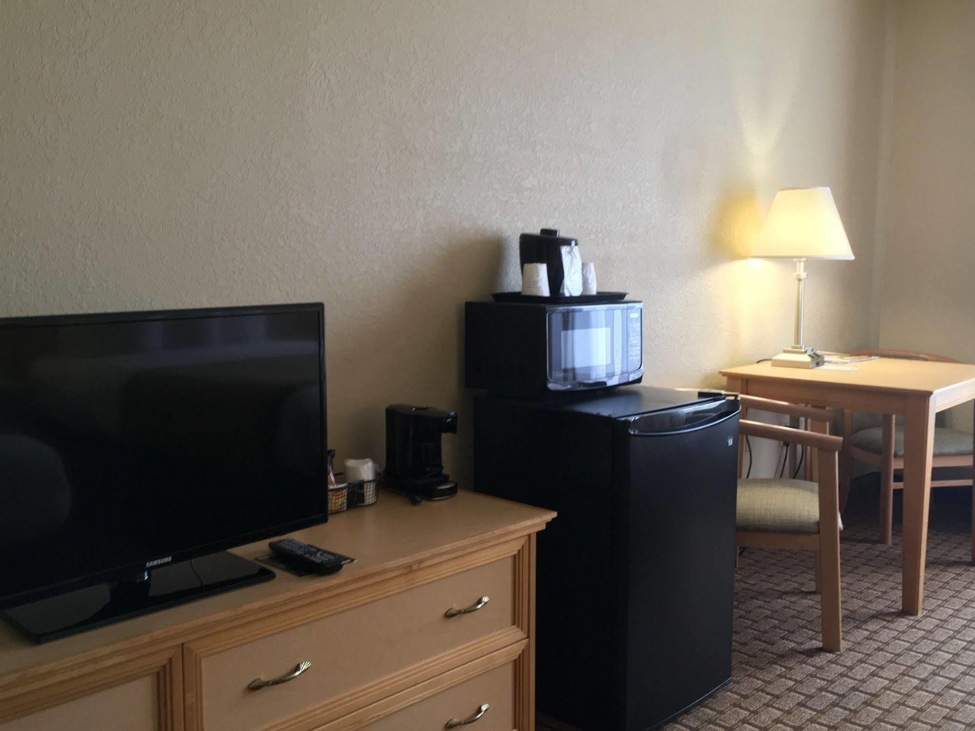 Baymont By Wyndham Fort Myers Airport מראה חיצוני תמונה