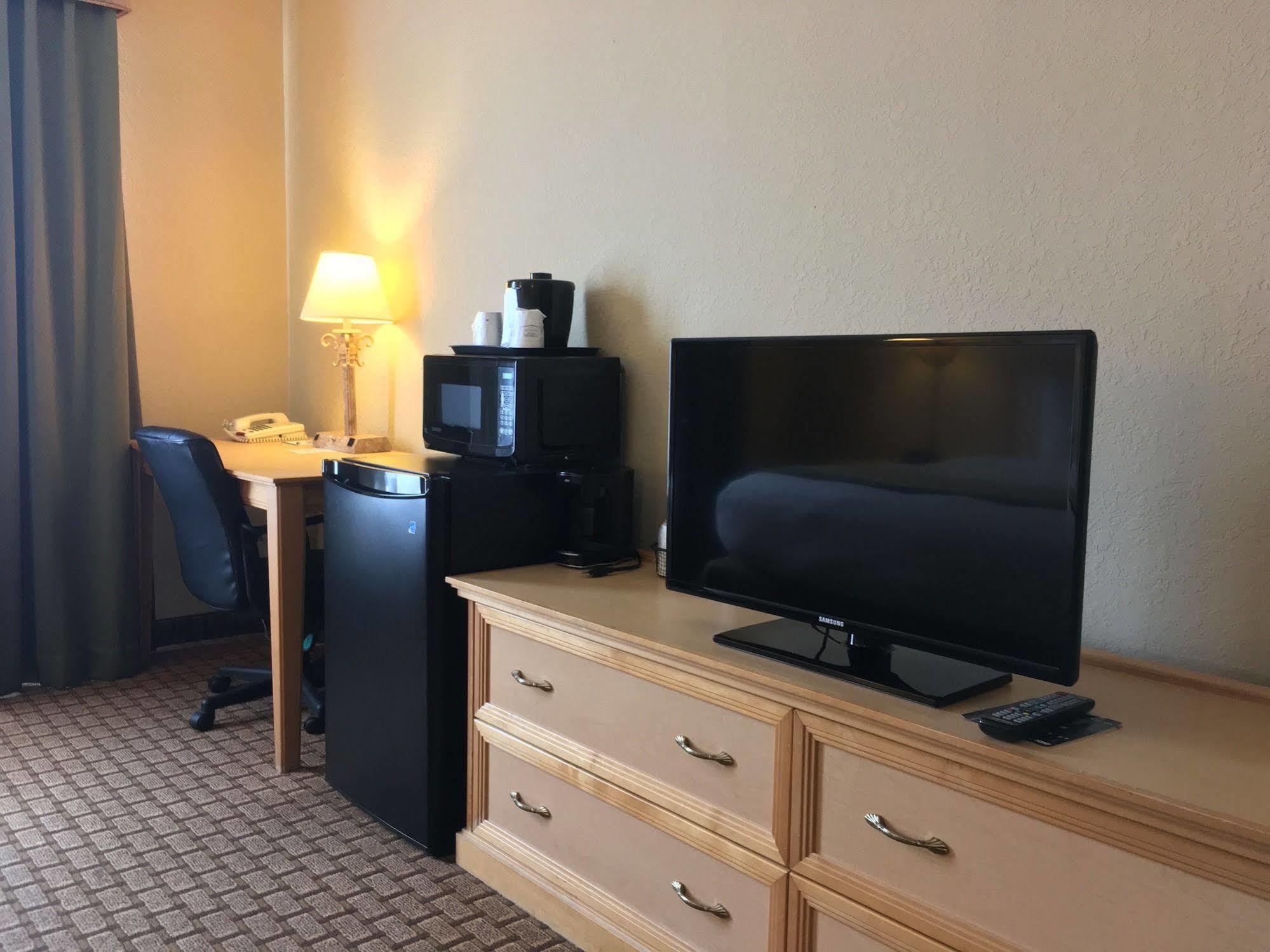 Baymont By Wyndham Fort Myers Airport מראה חיצוני תמונה