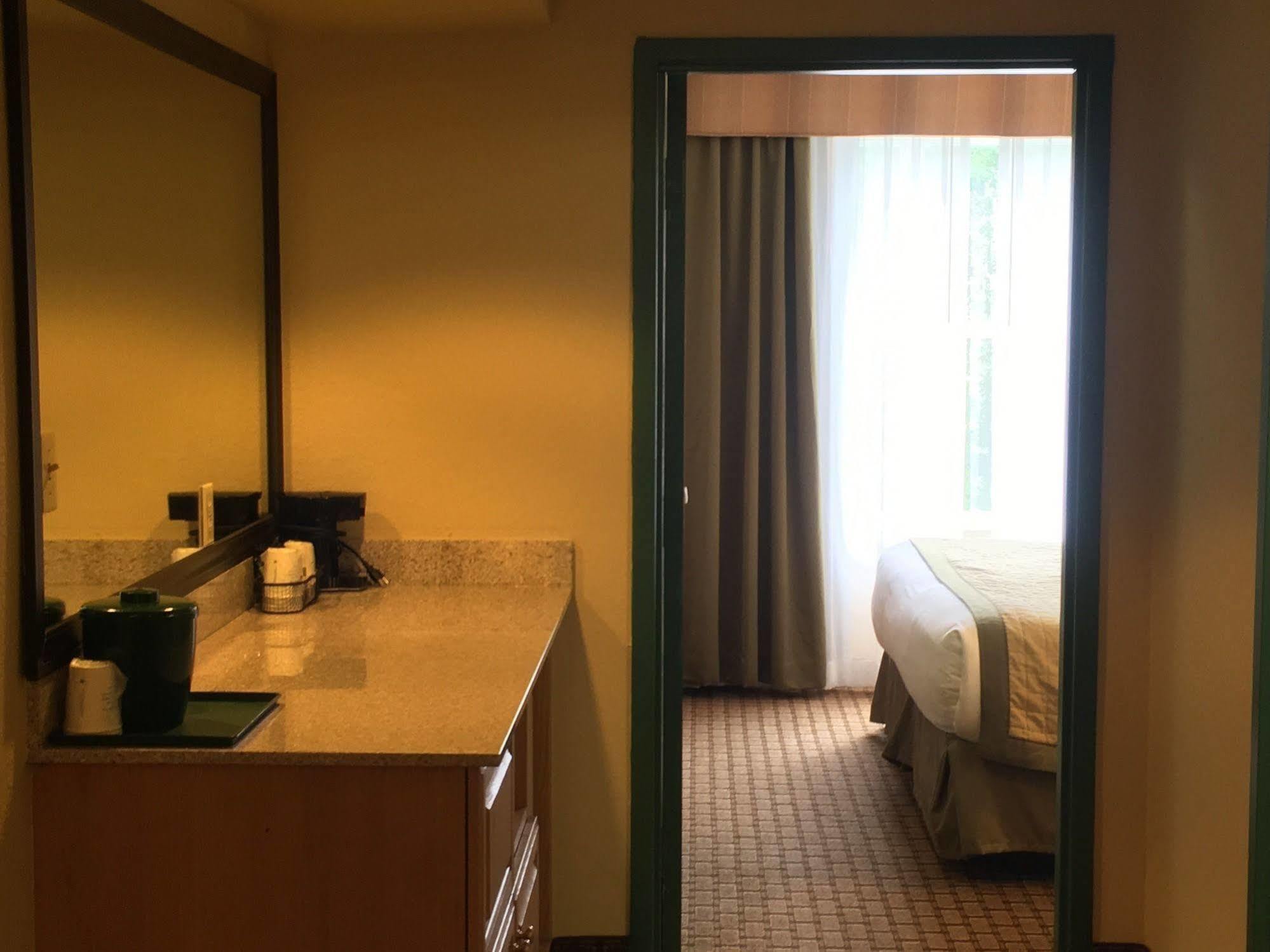 Baymont By Wyndham Fort Myers Airport מראה חיצוני תמונה