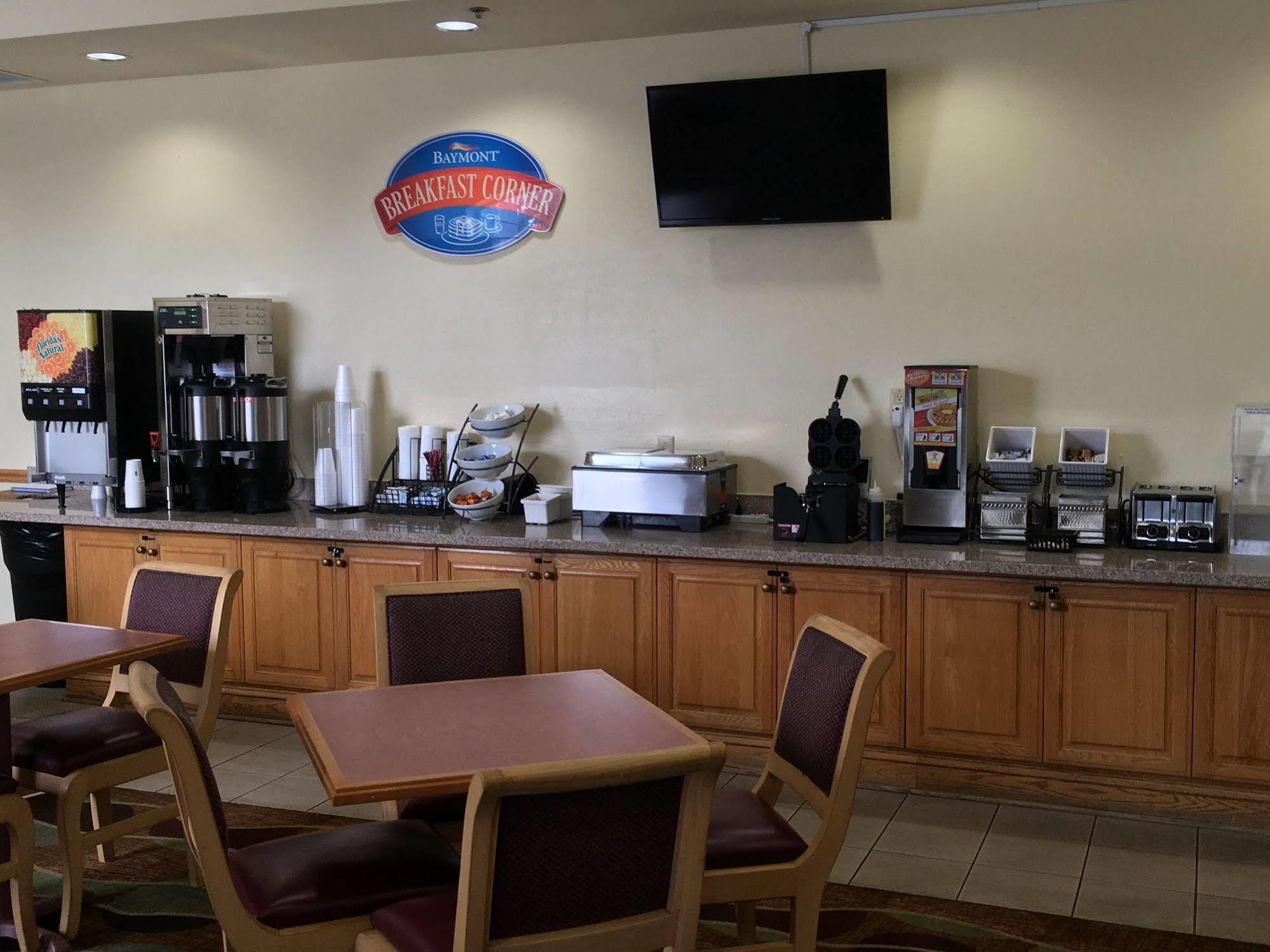 Baymont By Wyndham Fort Myers Airport מראה חיצוני תמונה